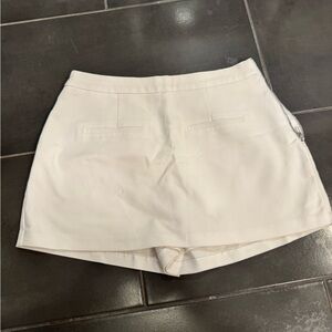 Elegant White Women's Shorts